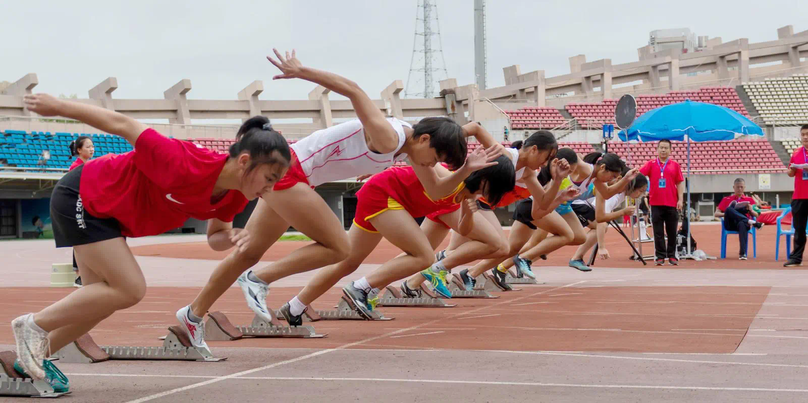 乒乓球台的规范尺寸是多少米